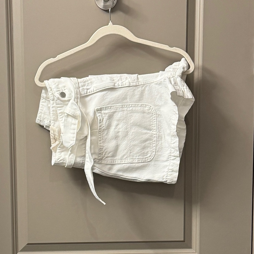 DL1961 Camile Paperbag Shorts, White Denim - Picture 14 of 15